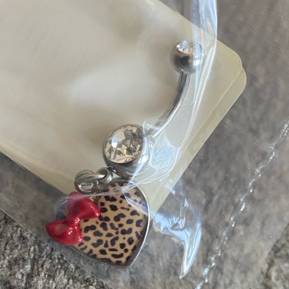 Cheetah heart belly ring - Picture 1 of 4